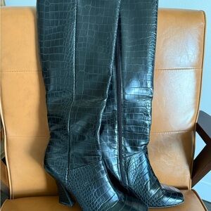 Forever 21 Black Croc-Patterned Heeled Boots